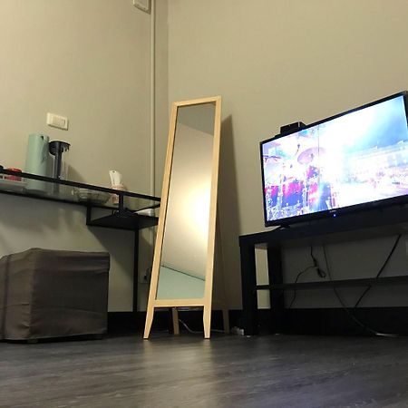高鐵背包客 Hsr Bnb 桃園民宿 063號 Zhongli Rum bild